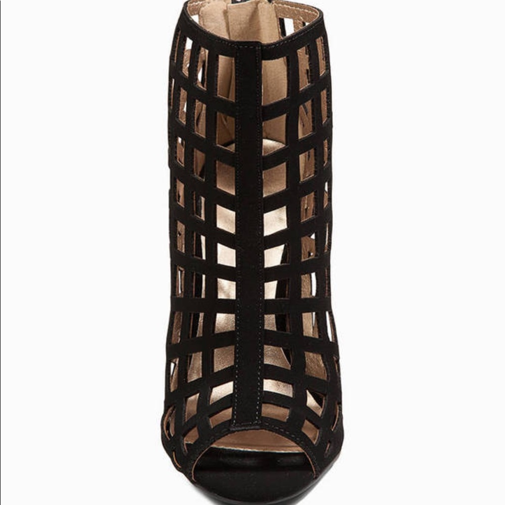 Cage heels. - Picture 2 of 9